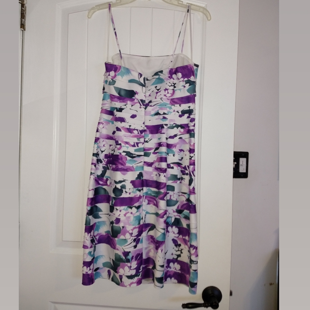 Dress - Picture 2 of 3